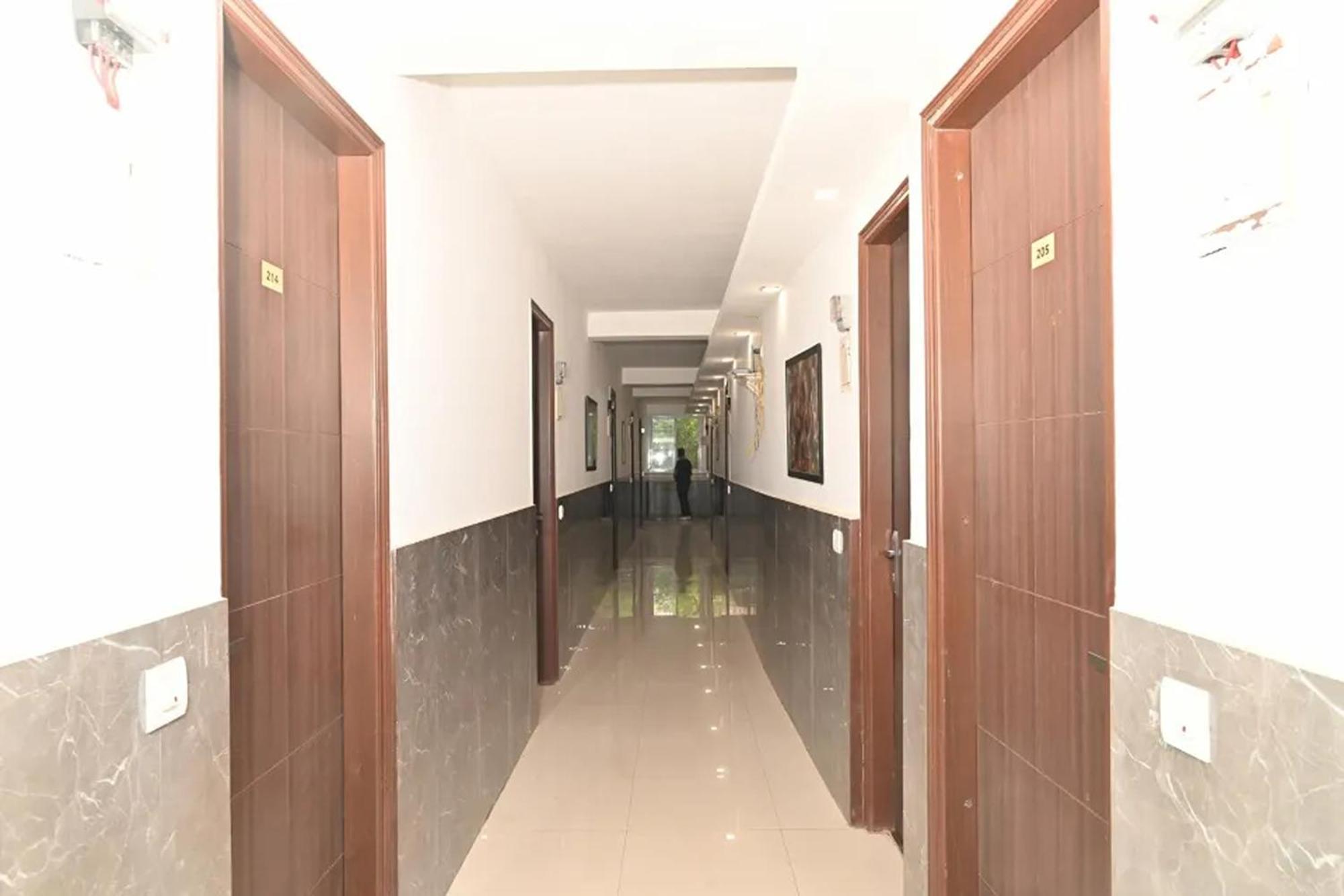 Aravali Residency B&B New Delhi Bagian luar foto